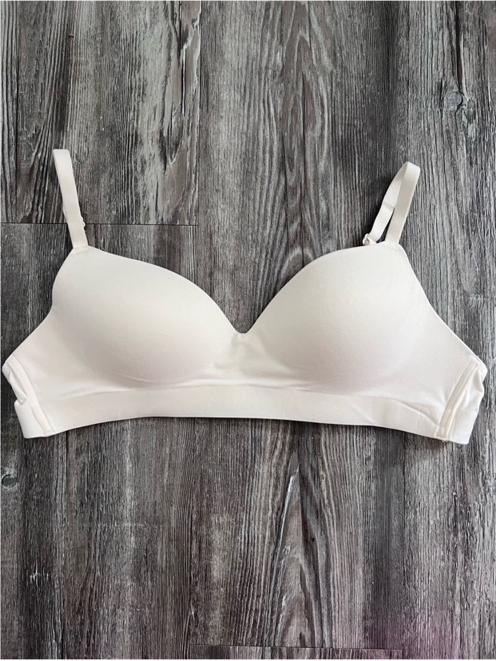 Soma Enbliss Wireless Bra in Porcelain Blush White/Cream 34B Wire Free Stretch